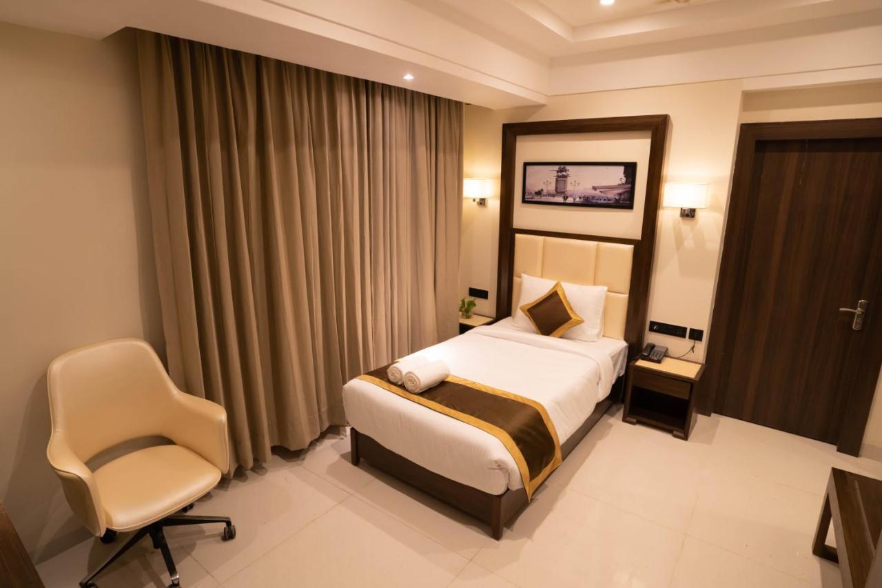 The Parkline Agartala Ngoại thất bức ảnh